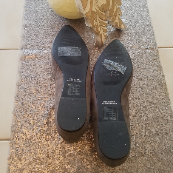 Forever 21 Taupe flat - Picture 3 of 4